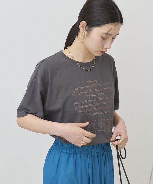 AMERICAN HOLIC(アメリカンホリック)の「メッセージロゴTシャツ(Tシャツ/カットソー・レディース・オフホワイト/チャコールグレー/ホワイト系その他・M/L)」の9枚目の写真