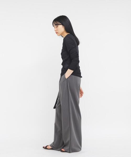 KBF(ケイビーエフ)の「ノットデザインシアートップス(Tシャツ/カットソー・レディース・レッド/ブラック/アイボリー・ONE)」の18枚目の写真