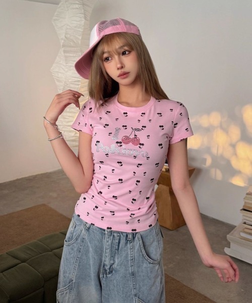 LAC-VERT(ラック・ヴェール)の「チェリー柄ラインストーンロゴT(Tシャツ/カットソー・レディース・ピンク/グレー・FREE)」の9枚目の写真