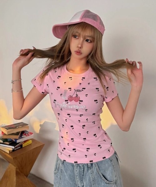 LAC-VERT(ラック・ヴェール)の「チェリー柄ラインストーンロゴT(Tシャツ/カットソー・レディース・ピンク/グレー・FREE)」の11枚目の写真