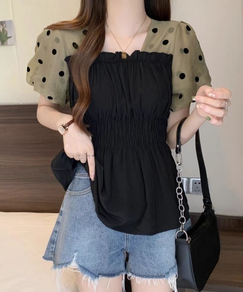 LADY LIKE(レディライク)の「ドット柄パフスリーブ切替えチュニック(シャツ/ブラウス・レディース・ブラック・M)」の3枚目の写真