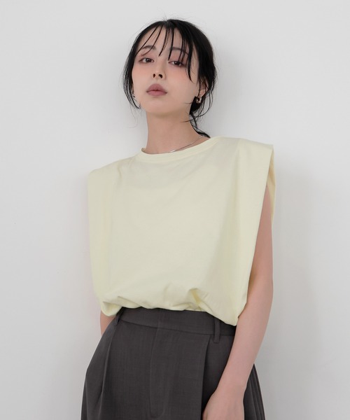 LIAN(リアン)の「【新色追加】ショルダータックトップス(Tシャツ/カットソー・レディース・ブラック/ブラウン/イエロー/オフホワイト・FREE)」の5枚目の写真
