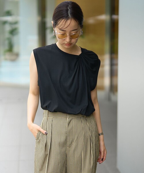 RONEL(ロネル)の「【RONEL】ツイストネックトップス(Tシャツ/カットソー・レディース・ブラウン/ホワイト/ブラック・FREE)」の12枚目の写真