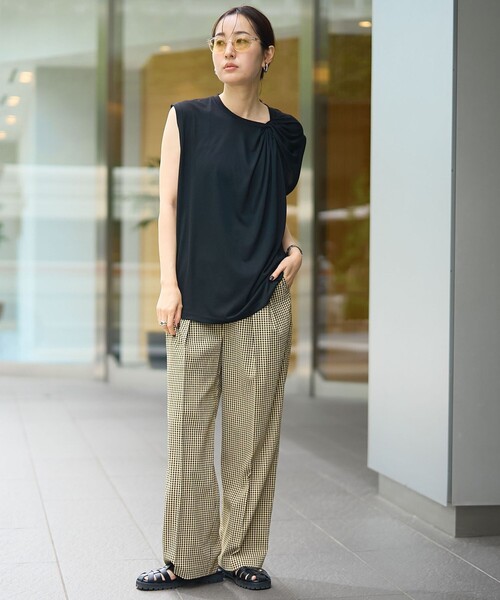 RONEL(ロネル)の「【RONEL】ツイストネックトップス(Tシャツ/カットソー・レディース・ブラウン/ホワイト/ブラック・FREE)」の17枚目の写真