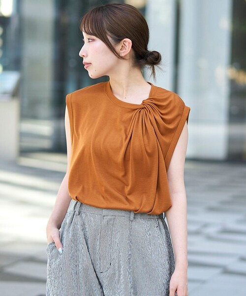 RONEL(ロネル)の「【RONEL】ツイストネックトップス(Tシャツ/カットソー・レディース・ブラウン/ホワイト/ブラック・FREE)」の21枚目の写真
