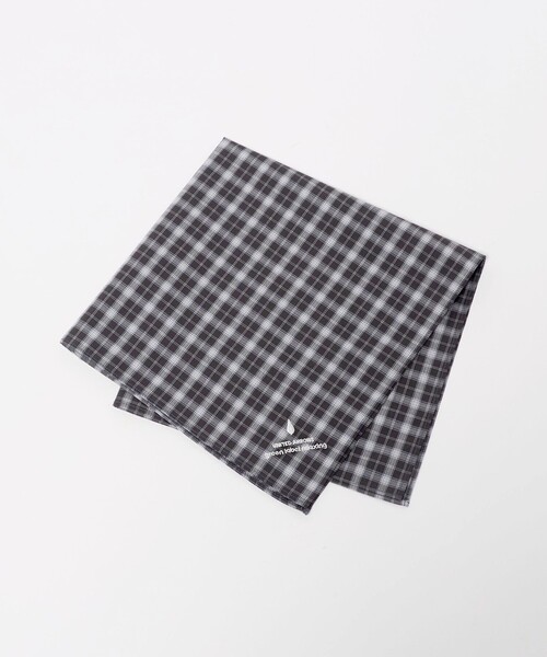 green label relaxing(グリーンレーベルリラクシング)の「GLR ファイン エンブロイダリー 刺しゅう ハンカチ(バンダナ/スカーフ・メンズ・ブラウン系/ベージュ/ロイヤルブルー/レッド/ナチュラル/ブラック・FREE)」の1枚目の写真