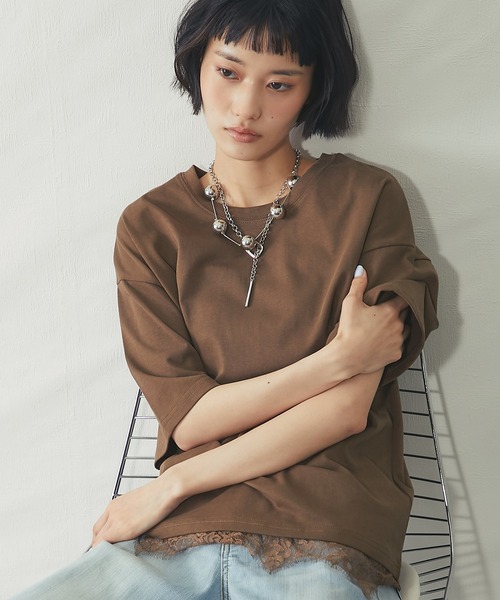 ANOTHER S(アナザーエス)の「裾レースドッキングTシャツ(Tシャツ/カットソー・レディース・ブラック/ブラウン/オフホワイト・FREE)」の4枚目の写真