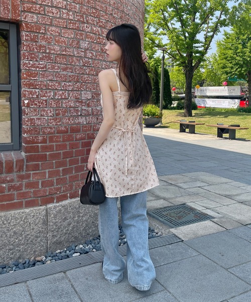 UNE MANSION(ユヌマンション)の「【肩紐調節可能】ラブリー花柄フロントリボンバックストリングレイヤードキャミソールミニワンピース(キャミソール・レディース・アイボリー/ブラック・FREE)」の8枚目の写真
