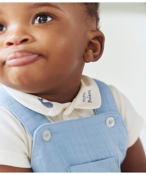 PETIT BATEAU(プチバトー)の「ダブルガーゼショートサロペット(サロペット/オーバーオール・キッズ・ライトブルー・6MONTH/12MONTH/18MONTH)」の5枚目の写真