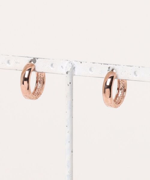Three Four Time（ｽﾘｰﾌｫｰﾀｲﾑ）の「パヴェワンタッチピアス（ピアス（両耳用）・レディース・ピンクゴールド/ゴールド/シルバー・FREE）」の4枚目の写真