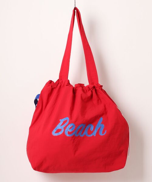 BY THE BAY(バイザベイ)の「【大容量・軽量】"Beach"ロゴ巾着ショルダーバッグ/4色展開 海・旅行 夏カジュアル マザーズバッグにも(ショルダーバッグ・レディース・ベージュ/ネイビー/レッド/アイボリー・FREE)」の12枚目の写真