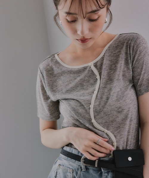 210nouve(トゥージュヌーブ)の「ウェーブボタン バイカラー シアー Tシャツ(Tシャツ/カットソー・レディース・チャコールグレー/グレー/アイボリー/ミント・FREE)」の1枚目の写真