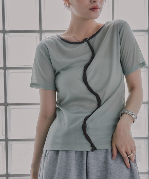 210nouve(トゥージュヌーブ)の「ウェーブボタン バイカラー シアー Tシャツ(Tシャツ/カットソー・レディース・チャコールグレー/グレー/アイボリー/ミント・FREE)」の2枚目の写真