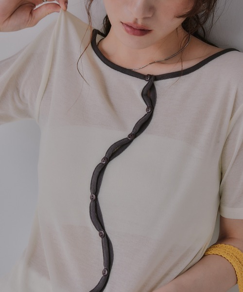 210nouve(トゥージュヌーブ)の「ウェーブボタン バイカラー シアー Tシャツ(Tシャツ/カットソー・レディース・チャコールグレー/グレー/アイボリー/ミント・FREE)」の6枚目の写真