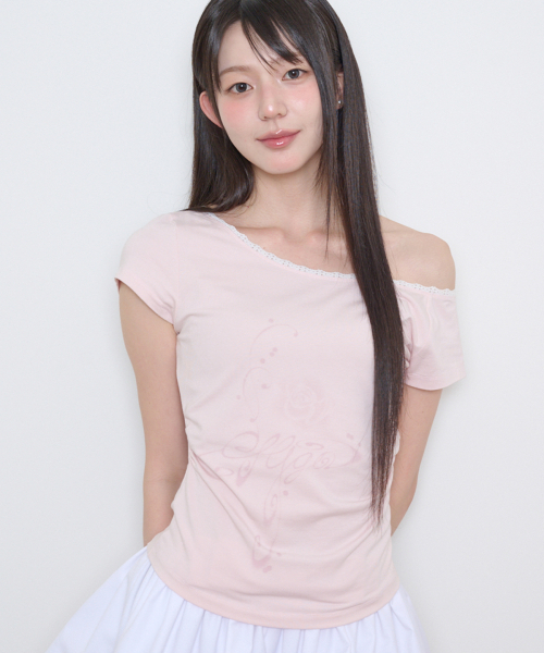 ILLIGO（イリゴ）の「セソフローラルワンショルダーシャーリングトップピンク（Tシャツ/カットソー・レディース・その他・OS）」の5枚目の写真