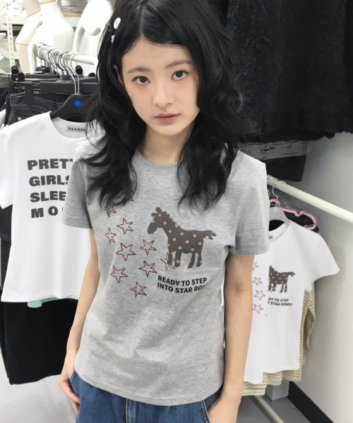 NAAIEEN(ナイエン)の「スターロード スリムフィット 半袖Tシャツ グレー(Tシャツ/カットソー・レディース・その他・FREE)」の2枚目の写真