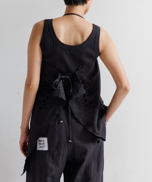 LEIN(リーン)の「コットンリネン切り抜き刺繍2WAYキャミソール(その他トップス・レディース・オフホワイト/ブラック・FREE)」の11枚目の写真
