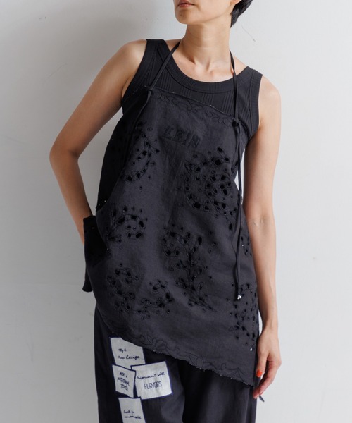 LEIN(リーン)の「コットンリネン切り抜き刺繍2WAYキャミソール(その他トップス・レディース・オフホワイト/ブラック・FREE)」の9枚目の写真