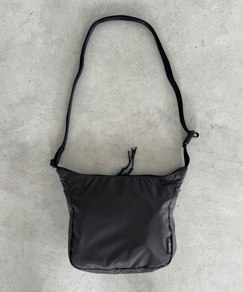 THE NORTH FACE（ザノースフェイス）の「THE NORTH FACE(ザ・ノースフェイス)/2WAY 軽量 ショルダーバッグ ロゴプリント /ULTRA-Z BUCKLE CROSS BAG（ショルダーバッグ・レディース・ホワイト/チャコールグレー/サンドベージュ・FREE）」の14枚目の写真