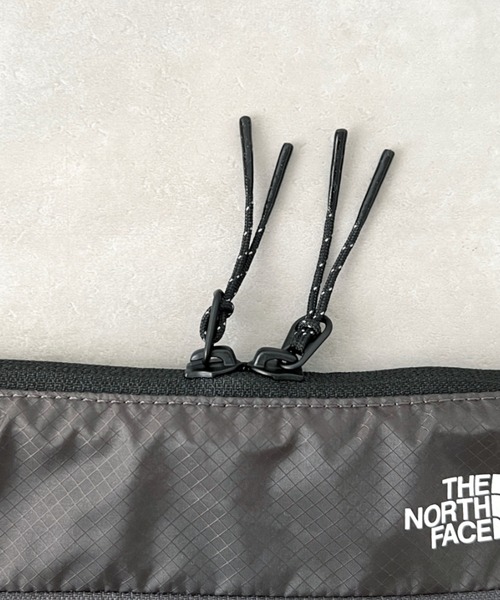 THE NORTH FACE（ザノースフェイス）の「THE NORTH FACE(ザ・ノースフェイス)/2WAY 軽量 ショルダーバッグ ロゴプリント /ULTRA-Z BUCKLE CROSS BAG（ショルダーバッグ・レディース・ホワイト/チャコールグレー/サンドベージュ・FREE）」の9枚目の写真