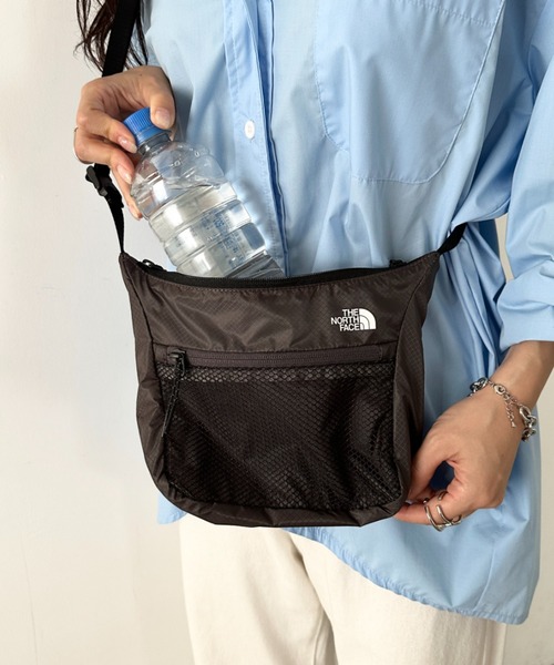 THE NORTH FACE（ザノースフェイス）の「THE NORTH FACE(ザ・ノースフェイス)/2WAY 軽量 ショルダーバッグ ロゴプリント /ULTRA-Z BUCKLE CROSS BAG（ショルダーバッグ・レディース・ホワイト/チャコールグレー/サンドベージュ・FREE）」の16枚目の写真