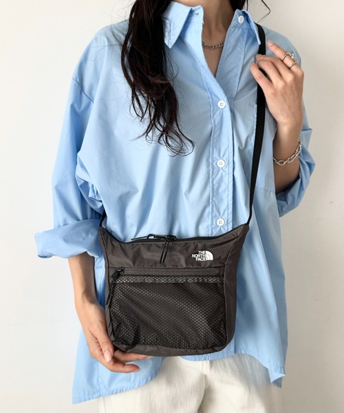 THE NORTH FACE（ザノースフェイス）の「THE NORTH FACE(ザ・ノースフェイス)/2WAY 軽量 ショルダーバッグ ロゴプリント /ULTRA-Z BUCKLE CROSS BAG（ショルダーバッグ・レディース・ホワイト/チャコールグレー/サンドベージュ・FREE）」の19枚目の写真