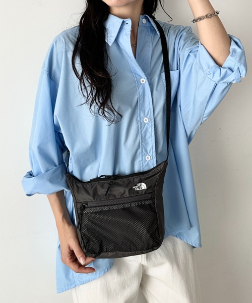 THE NORTH FACE（ザノースフェイス）の「THE NORTH FACE(ザ・ノースフェイス)/2WAY 軽量 ショルダーバッグ ロゴプリント /ULTRA-Z BUCKLE CROSS BAG（ショルダーバッグ・レディース・ホワイト/チャコールグレー/サンドベージュ・FREE）」の20枚目の写真