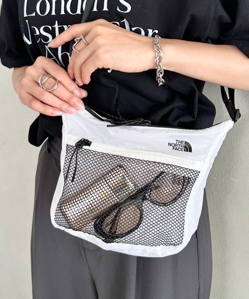 THE NORTH FACE（ザノースフェイス）の「THE NORTH FACE(ザ・ノースフェイス)/2WAY 軽量 ショルダーバッグ ロゴプリント /ULTRA-Z BUCKLE CROSS BAG（ショルダーバッグ・レディース・ホワイト/チャコールグレー/サンドベージュ・FREE）」の21枚目の写真