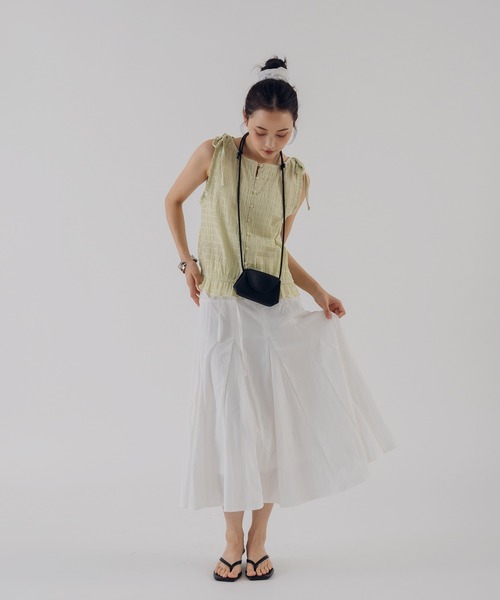 MUHET（ミュエータ）の「side button flare skirt / サイドボタンフレアスカート（スカート・レディース・チャコールグレー/ネイビー/オフホワイト・LARGE/MEDIUM）」の8枚目の写真