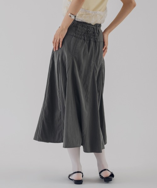 MUHET（ミュエータ）の「side button flare skirt / サイドボタンフレアスカート（スカート・レディース・チャコールグレー/ネイビー/オフホワイト・LARGE/MEDIUM）」の19枚目の写真