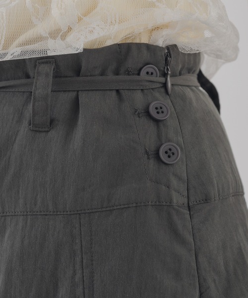 MUHET（ミュエータ）の「side button flare skirt / サイドボタンフレアスカート（スカート・レディース・チャコールグレー/ネイビー/オフホワイト・LARGE/MEDIUM）」の21枚目の写真