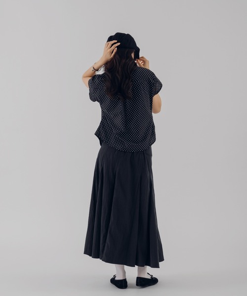 MUHET（ミュエータ）の「side button flare skirt / サイドボタンフレアスカート（スカート・レディース・チャコールグレー/ネイビー/オフホワイト・LARGE/MEDIUM）」の16枚目の写真
