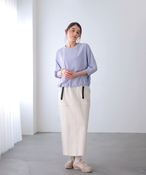 Jines(ジネス)の「ドロストヘムブラウス(Tシャツ/カットソー・レディース・ベージュ/ブラック/ホワイト・38)」の5枚目の写真
