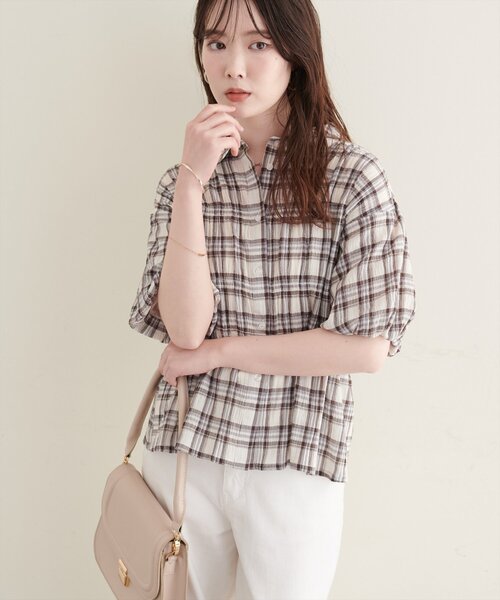 natural couture（ナチュラルクチュール）の「シャーリングデザインチェックブラウス（シャツ/ブラウス・レディース・チャコールグレー/ブラック/オフホワイト/ブルー・FREE）」の10枚目の写真