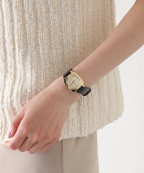 VAGUE WATCH CO.（ヴォーグウォッチカンパニー）の「VAGUE WATCH CO. Coussin Sophie 28mm heavy wavy YG（アナログ腕時計・レディース・ゴールド・FREE）」の12枚目の写真