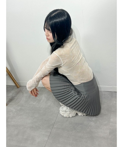 owen(オーウェン)の「シアーリボントップス 韓国ムード フェミニンフィット 長袖トップス(Tシャツ/カットソー・レディース・ベージュ・S/M/L)」の6枚目の写真