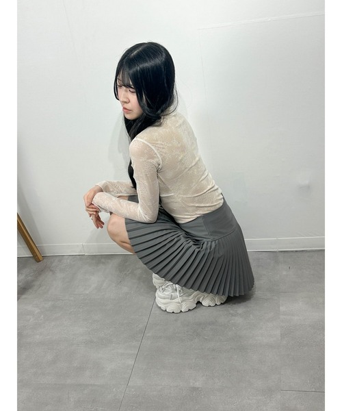 owen(オーウェン)の「シアーリボントップス 韓国ムード フェミニンフィット 長袖トップス(Tシャツ/カットソー・レディース・ベージュ・S/M/L)」の7枚目の写真