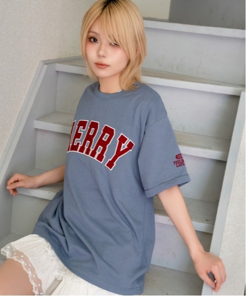 GORGE(ゴージ)の「《ツイルアップリケ・ロールアップスリーブ》カレッジロゴTシャツ/カジュアル×ストリート/春夏秋/全3色(Tシャツ/カットソー・レディース・ネイビー/サックスブルー/杢グレー・F)」の1枚目の写真