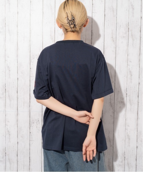 GORGE(ゴージ)の「《ツイルアップリケ・ロールアップスリーブ》カレッジロゴTシャツ/カジュアル×ストリート/春夏秋/全3色(Tシャツ/カットソー・レディース・ネイビー/サックスブルー/杢グレー・F)」の16枚目の写真