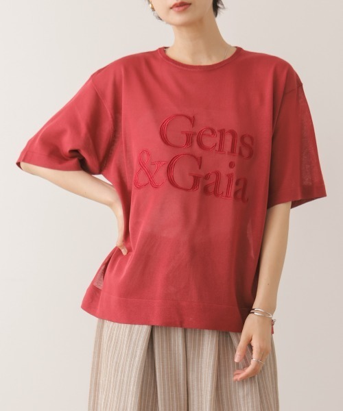 Bou Jeloud(ブージュルード)の「刺しゅうロゴシアーニットTプルオーバー(Tシャツ/カットソー・レディース・レッド/ブラウン・FREE)」の1枚目の写真