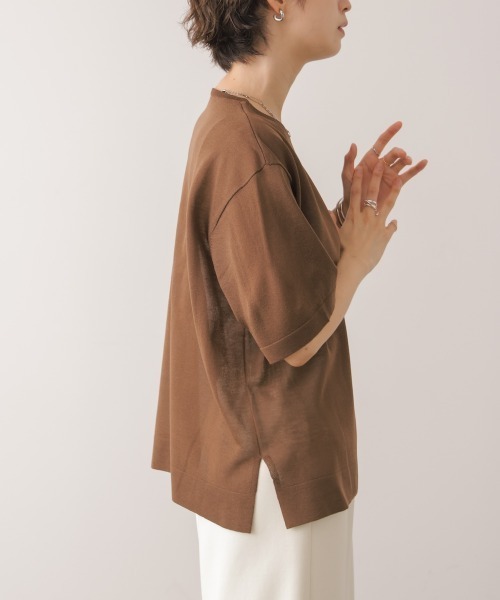 Bou Jeloud(ブージュルード)の「刺しゅうロゴシアーニットTプルオーバー(Tシャツ/カットソー・レディース・レッド/ブラウン・FREE)」の7枚目の写真