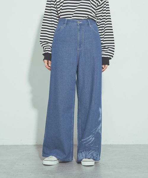 niko and...(ニコアンド)の「モチーフデニムパンツ by MAO KAWASAKI(デニムパンツ・レディース・ライトブルー/ブルー・MEDIUM/LARGE)」の11枚目の写真