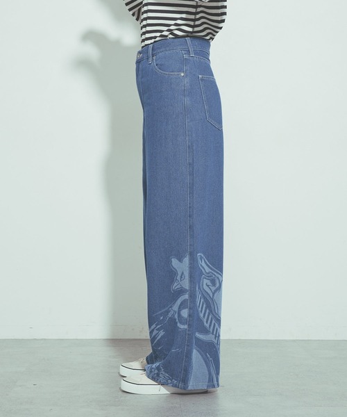 niko and...(ニコアンド)の「モチーフデニムパンツ by MAO KAWASAKI(デニムパンツ・レディース・ライトブルー/ブルー・MEDIUM/LARGE)」の12枚目の写真