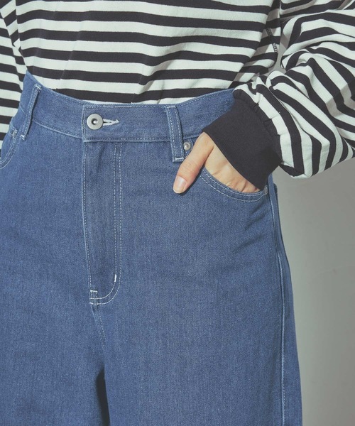 niko and...(ニコアンド)の「モチーフデニムパンツ by MAO KAWASAKI(デニムパンツ・レディース・ライトブルー/ブルー・MEDIUM/LARGE)」の4枚目の写真