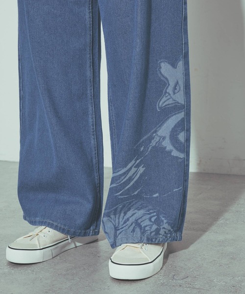 niko and...(ニコアンド)の「モチーフデニムパンツ by MAO KAWASAKI(デニムパンツ・レディース・ライトブルー/ブルー・MEDIUM/LARGE)」の6枚目の写真