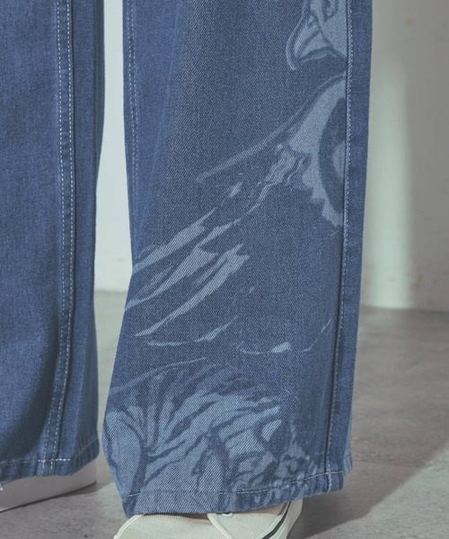 niko and...(ニコアンド)の「モチーフデニムパンツ by MAO KAWASAKI(デニムパンツ・レディース・ライトブルー/ブルー・MEDIUM/LARGE)」の8枚目の写真