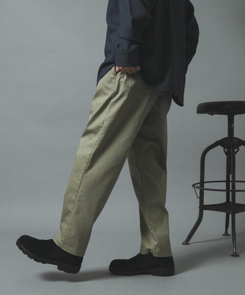 ITEMS URBANRESEARCH(アイテムズ アーバンリサーチ)の「ハイストレッチリラックスパンツ(その他パンツ・メンズ・ブラック/ベージュ/インディゴブルー・SMALL/LARGE/MEDIUM)」の1枚目の写真