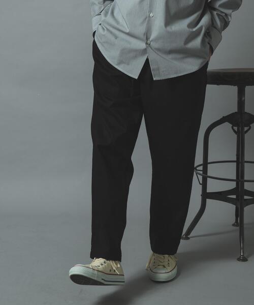 ITEMS URBANRESEARCH(アイテムズ アーバンリサーチ)の「ハイストレッチリラックスパンツ(その他パンツ・メンズ・ブラック/ベージュ/インディゴブルー・SMALL/LARGE/MEDIUM)」の2枚目の写真
