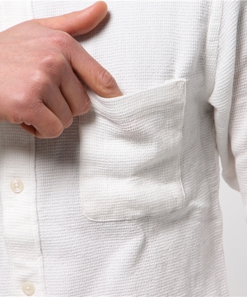 Denime（ドゥニーム）の「ワッフルレギュラーシャツ（シャツ/ブラウス・メンズ・ホワイト/アイボリー/ネイビー・LARGE/MEDIUM/X-LARGE）」の8枚目の写真