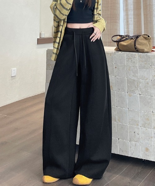 FLINEA（フリネア）の「ドローストリングリラックスワイドパンツ（その他パンツ・レディース・ネイビー/ブラック/ダークグレー/カーキ・FREE）」の2枚目の写真